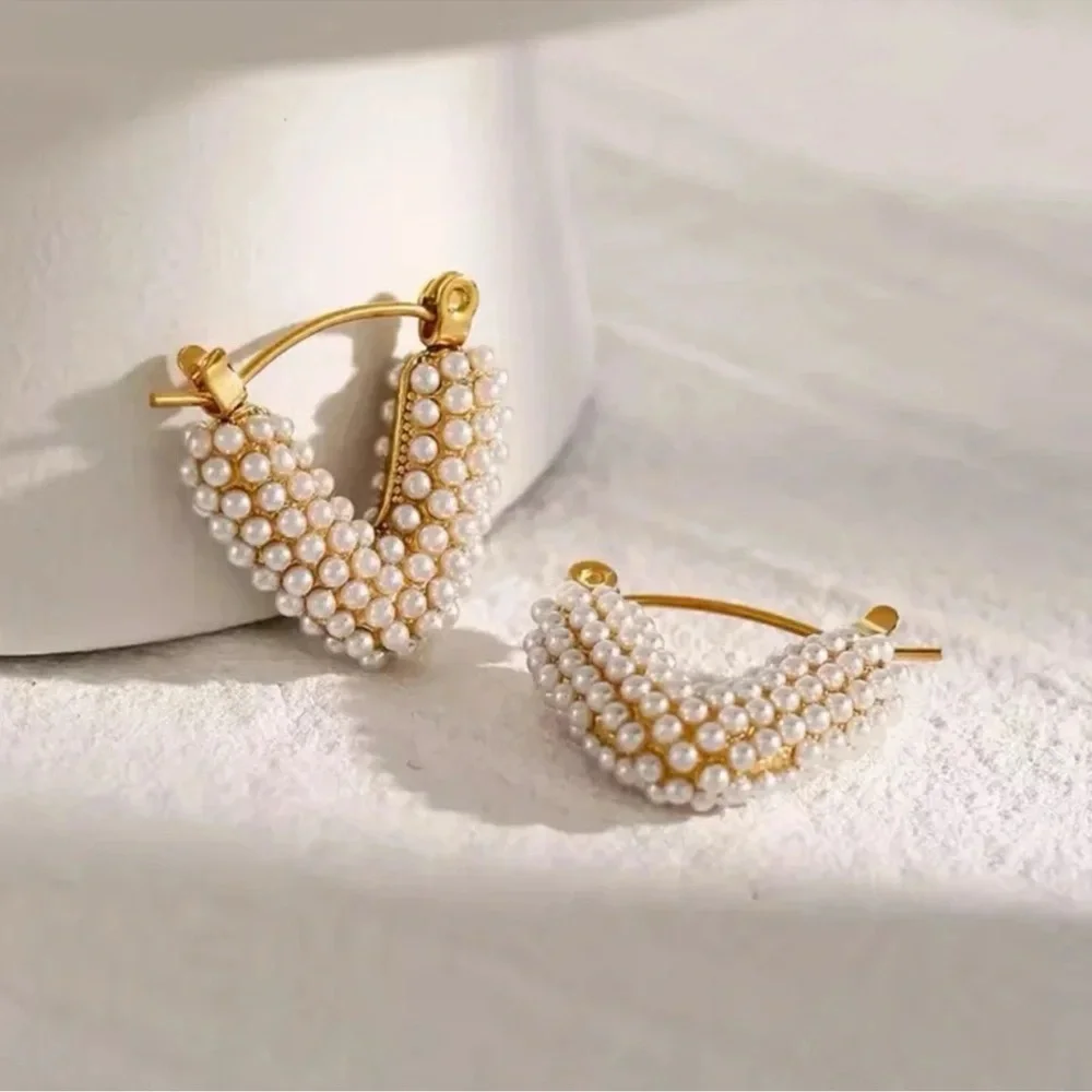 Anthropologie Penelope Heart Pearl Earrings - Picture 5 of 7
